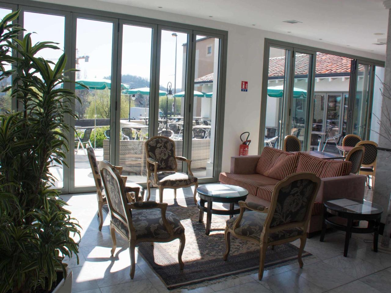 Ibis Centre Hotel 3*